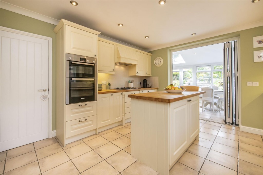 Cottingham Road, Corby, 4 bedroom, House Detached