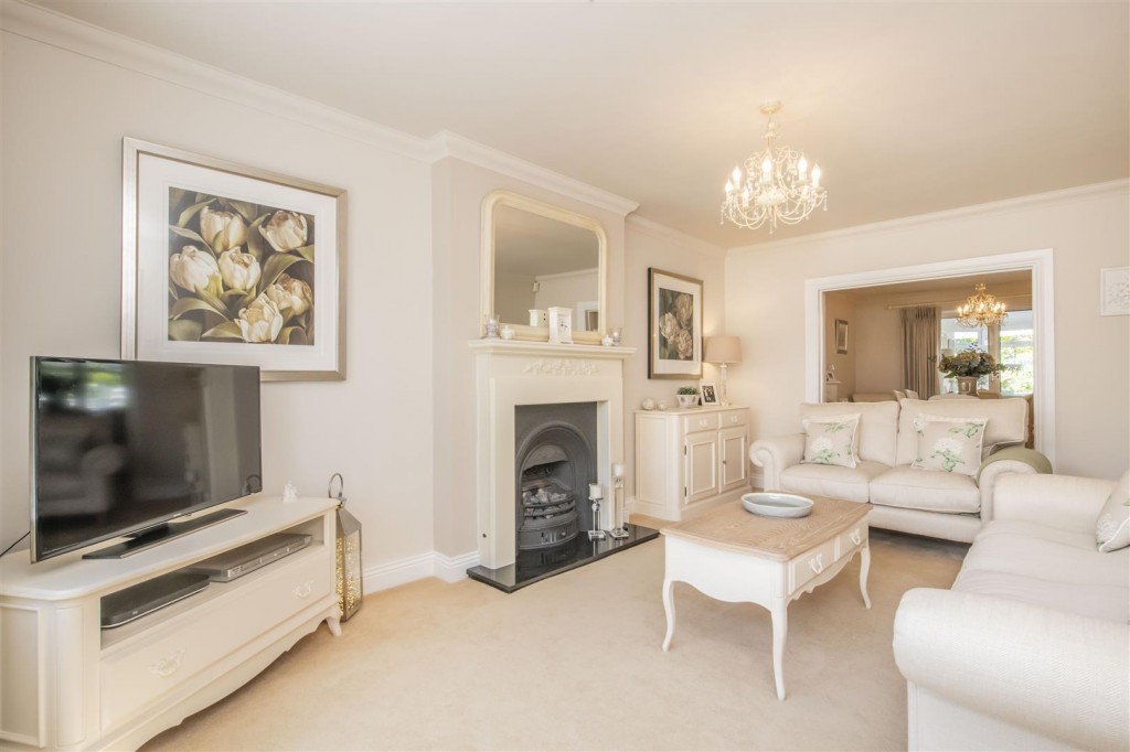 Cottingham Road, Corby, 4 bedroom, House Detached