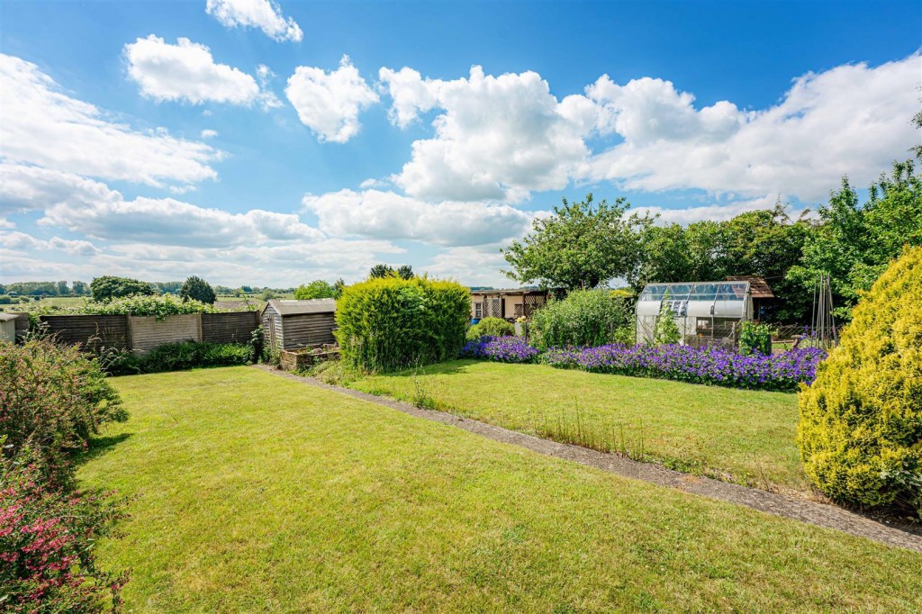 Pioneer Avenue, Desborough, 3 bedroom, House Detached