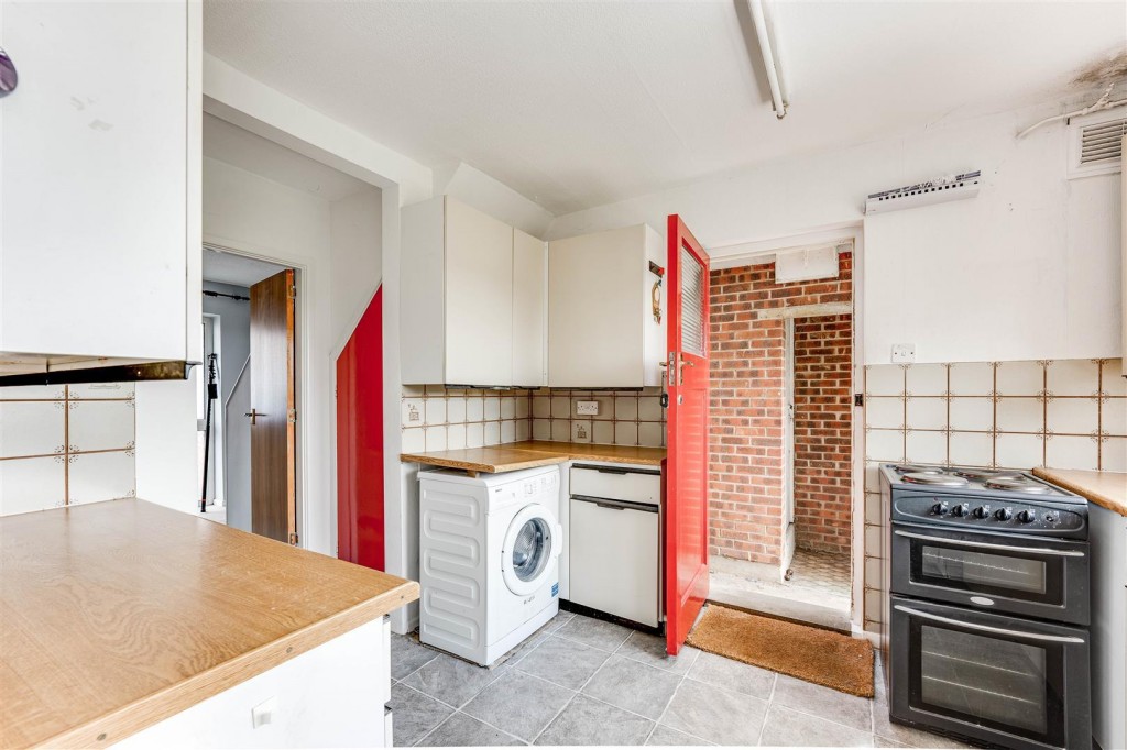 Pioneer Avenue, Desborough, 3 bedroom, House Detached