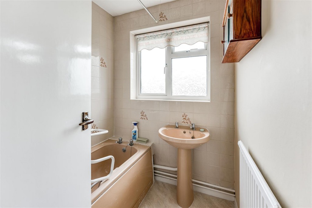 Pioneer Avenue, Desborough, 3 bedroom, House Detached