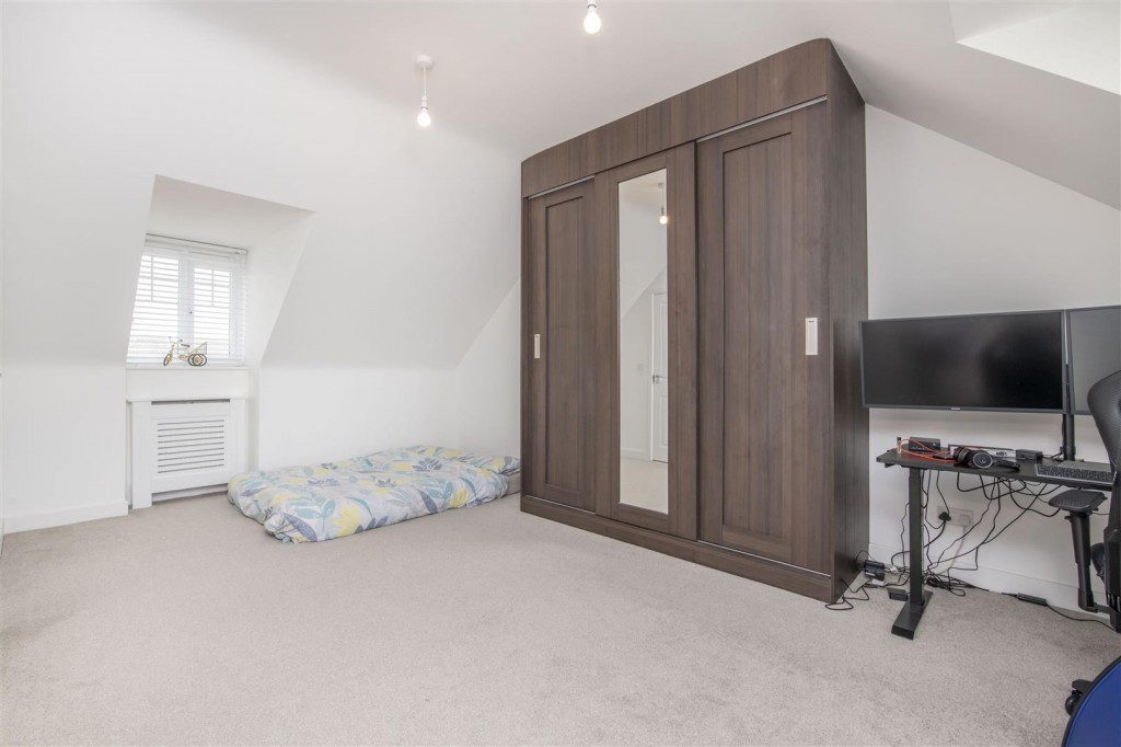 Claydon Avenue, Barton Seagrave, 3 bedroom, House SemiDetached