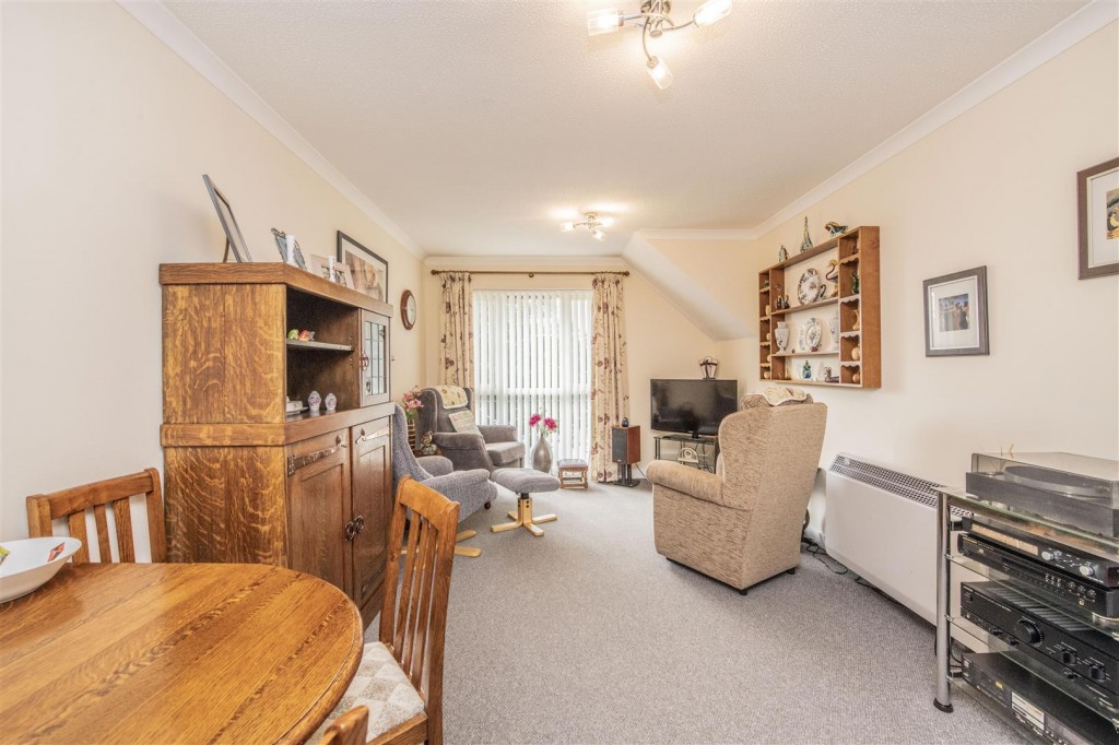 Oak Tree Court, Street, Kettering, 2 bedroom, Apartment