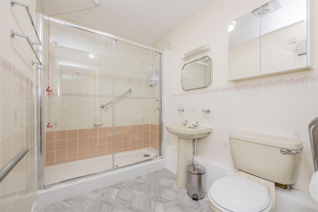 Oak Tree Court, Street, Kettering, 2 bedroom, Apartment