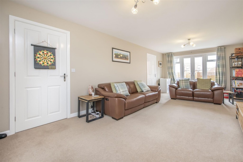 Maxwell Crescent, Northampton, 4 bedroom, House Detached