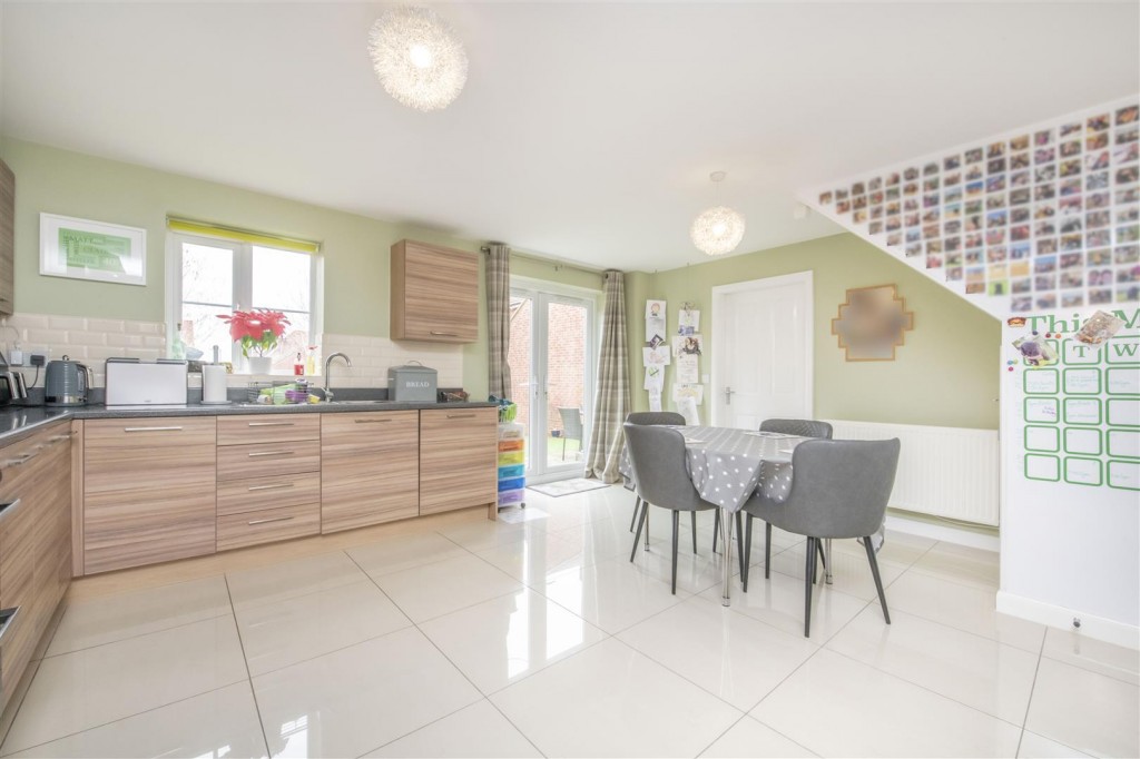 Maxwell Crescent, Northampton, 4 bedroom, House Detached