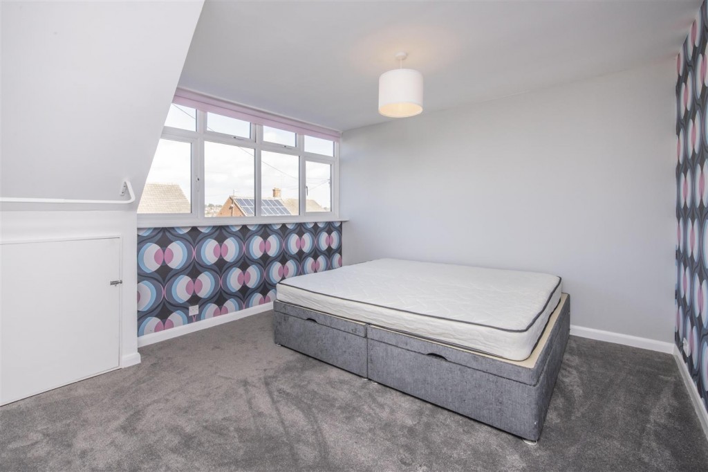 Meshaw Crescent, Northampton, 4 bedroom, House SemiDetached