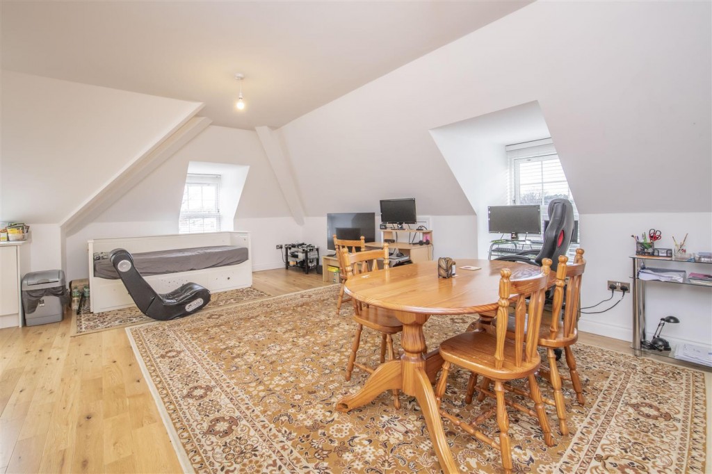 Cliftonville Road, Northampton, 2 bedroom, Flat