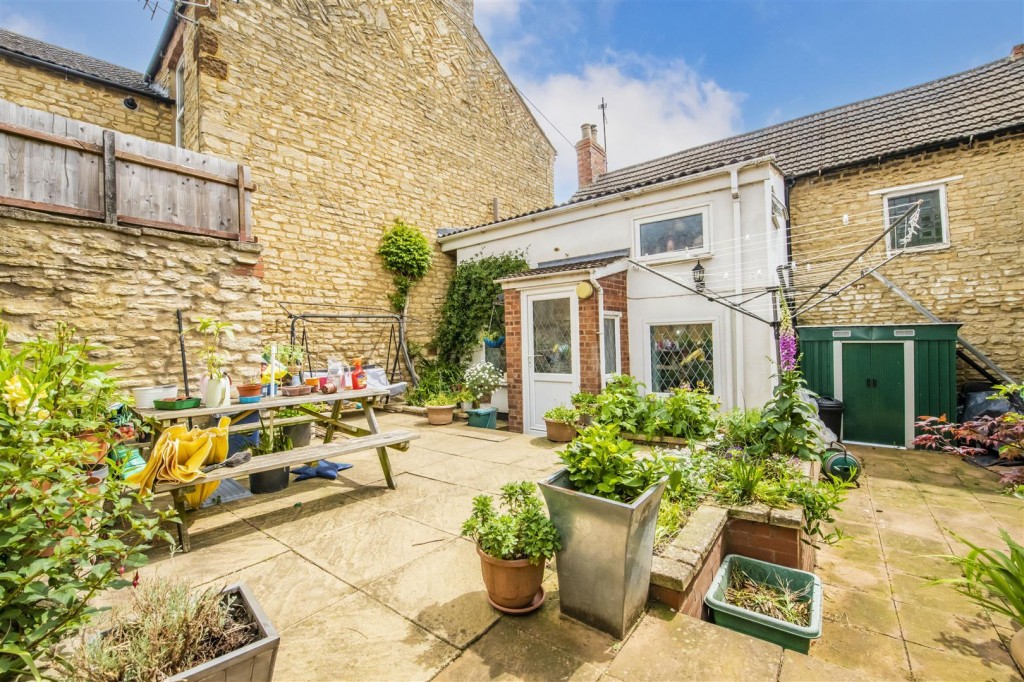 High Street, Irthlingborough,, 3 bedroom, House Mid Terrace