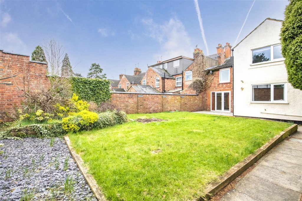 Oswald Road, Rushden, 4 bedroom, House End Terrace