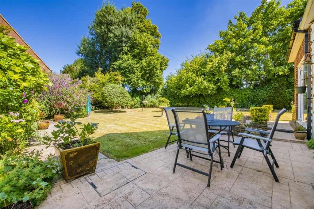 Bell Hill, Finedon, Wellingborough, 4 bedroom, House Detached