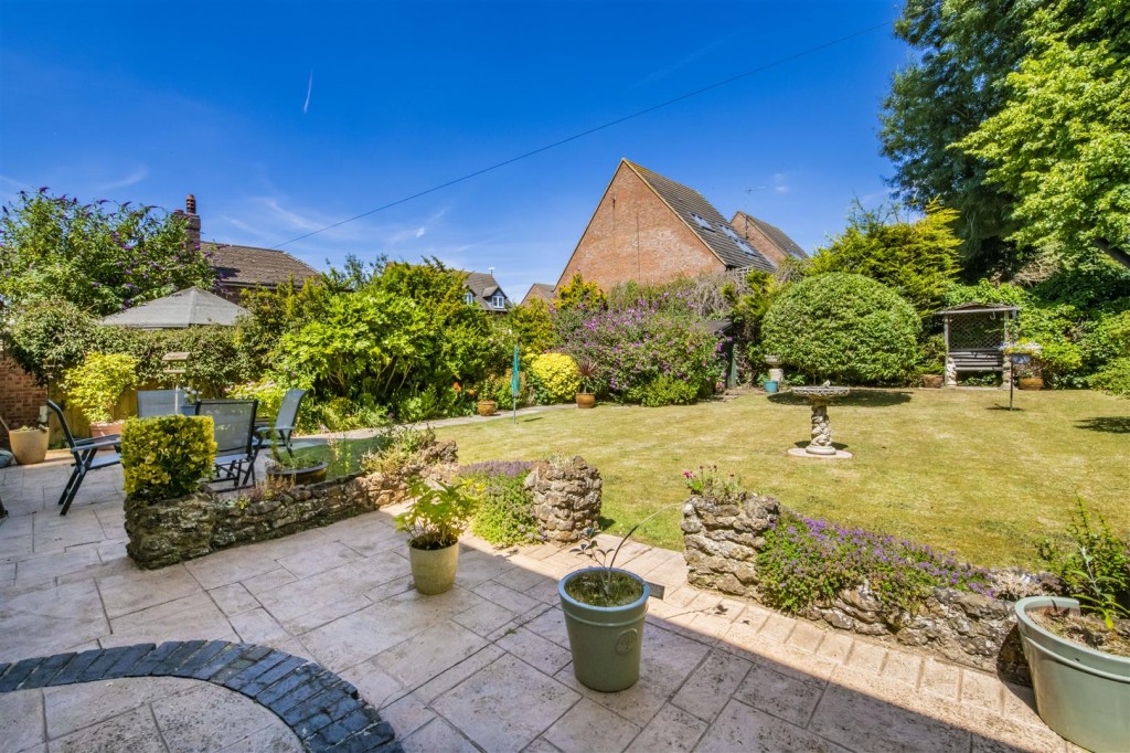 Bell Hill, Finedon, Wellingborough, 4 bedroom, House Detached