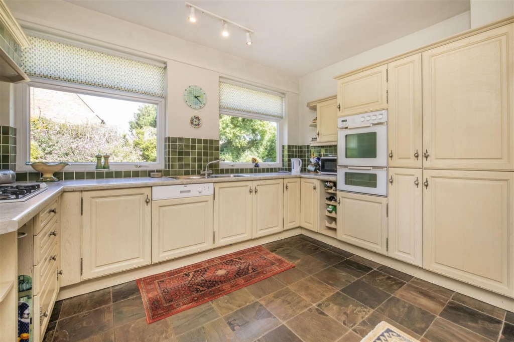 Bell Hill, Finedon, Wellingborough, 4 bedroom, House Detached