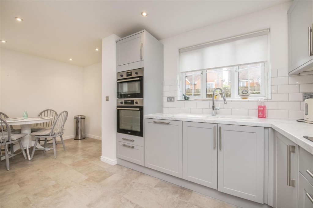 Walkers Way, Wootton, Northampton, 4 bedroom, House Detached