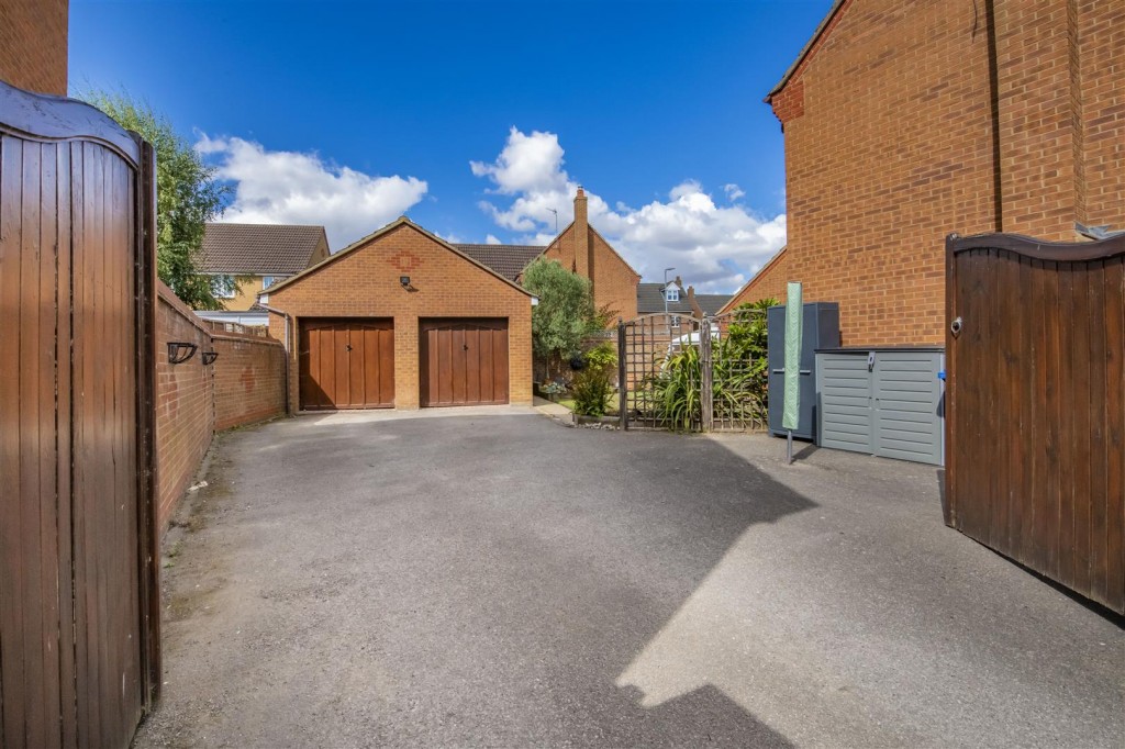Malham Drive, Kettering, 4 bedroom, House Detached