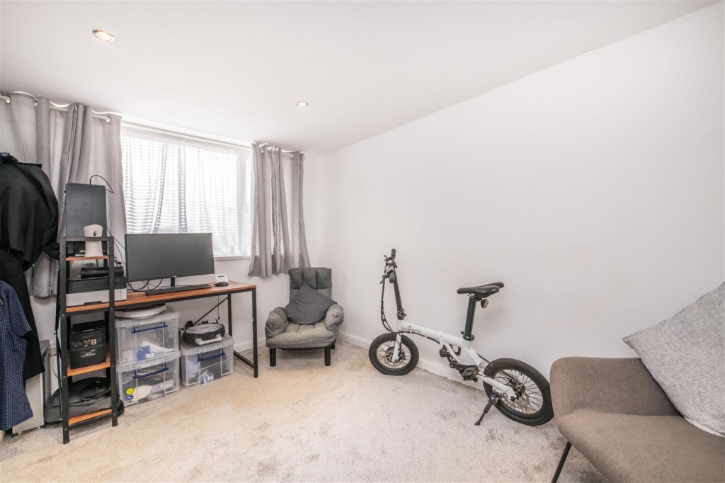 Drive, Kettering, 3 bedroom, House Detached