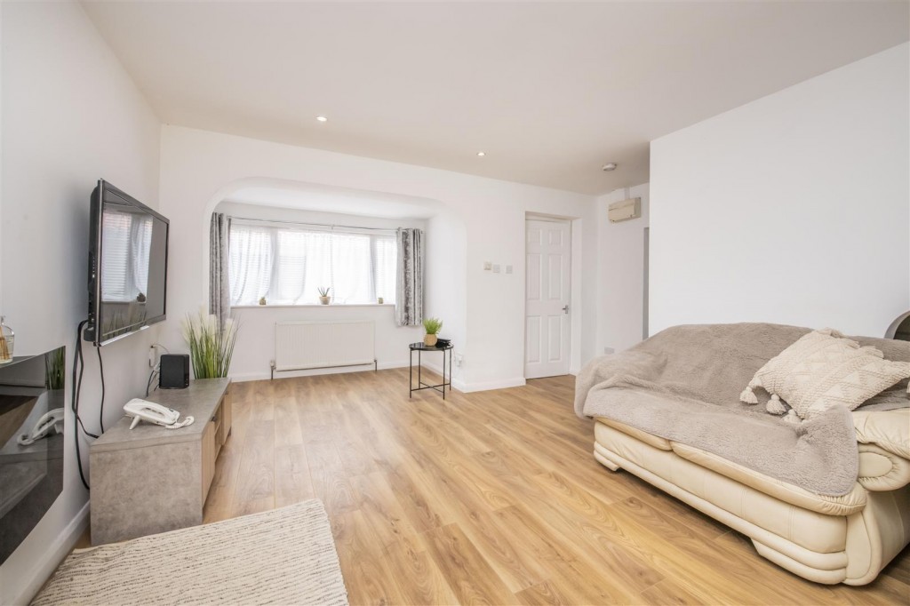 Drive, Kettering, 3 bedroom, House Detached