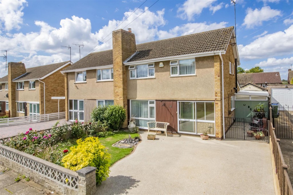 Pennine Way, Kettering, 3 bedroom, House SemiDetached