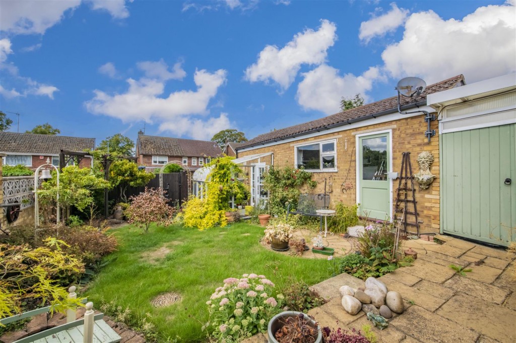 Pennine Way, Kettering, 3 bedroom, House SemiDetached