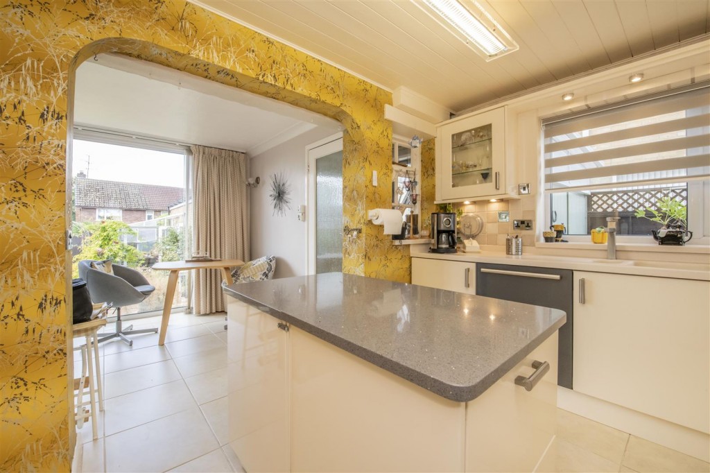 Pennine Way, Kettering, 3 bedroom, House SemiDetached