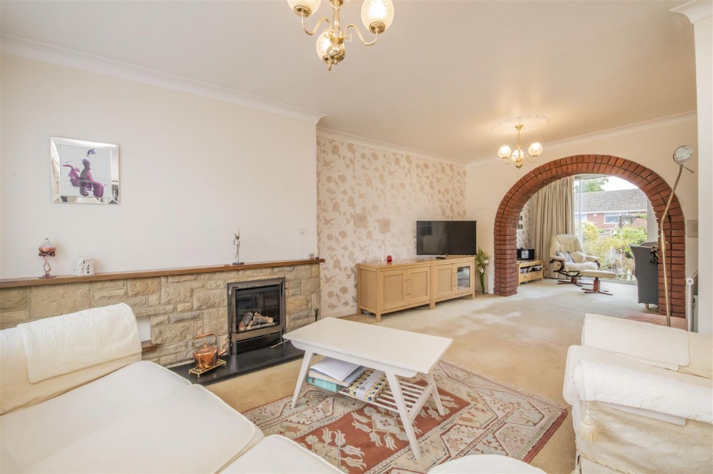Pennine Way, Kettering, 3 bedroom, House SemiDetached