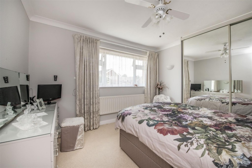 Pennine Way, Kettering, 3 bedroom, House SemiDetached