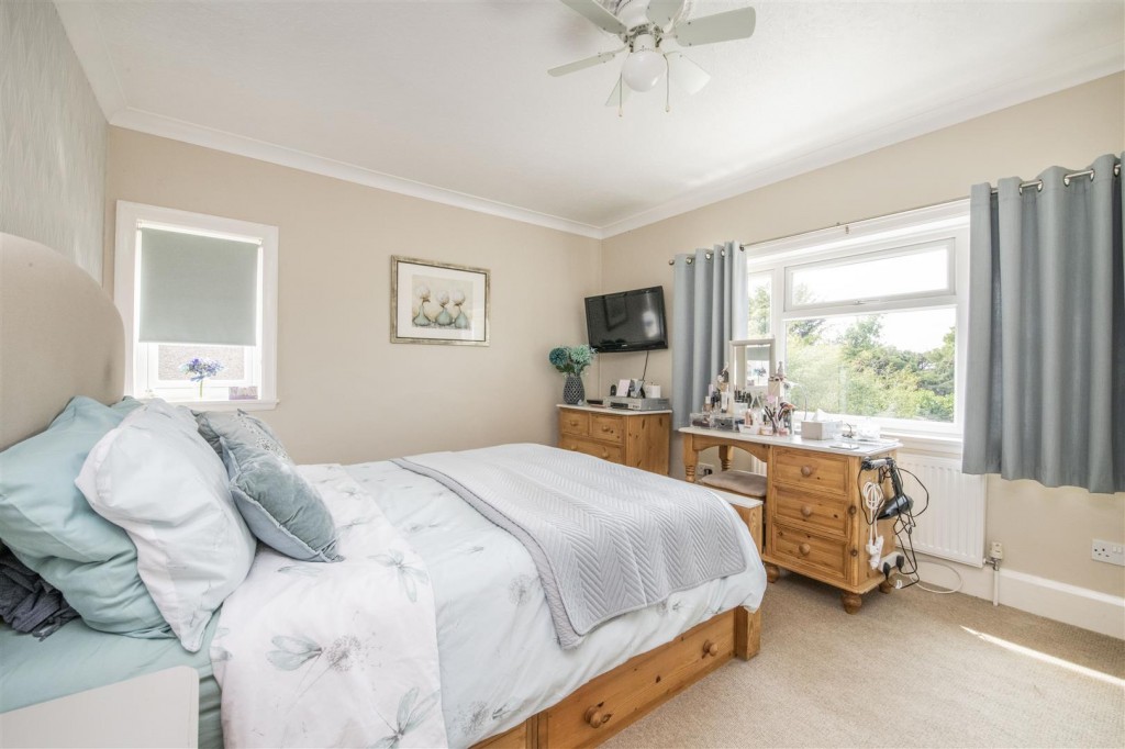 Greening Road, Rothwell, 3 bedroom, House Detached
