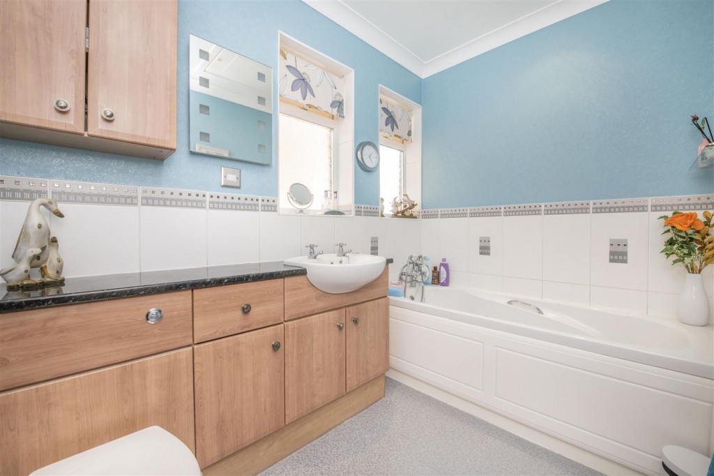 Greening Road, Rothwell, 3 bedroom, House Detached