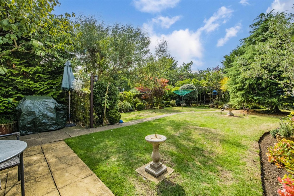 Greening Road, Rothwell, 3 bedroom, House Detached