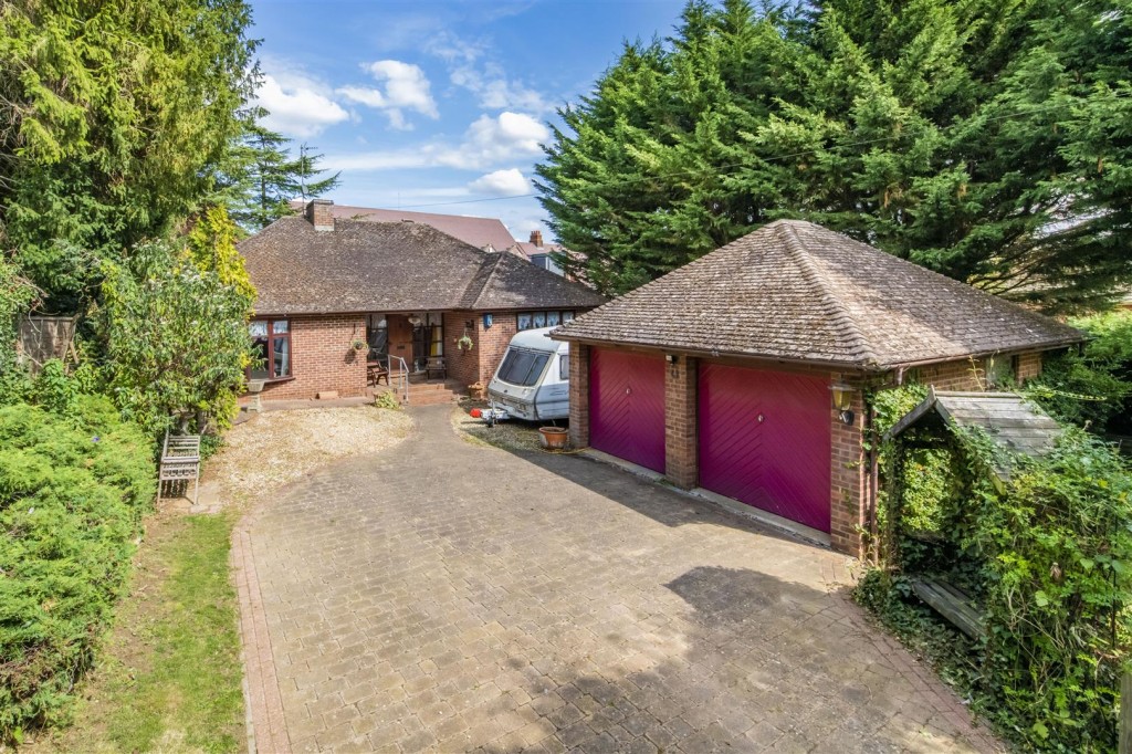 Northampton Road, Kettering, 3 bedroom, Bungalow