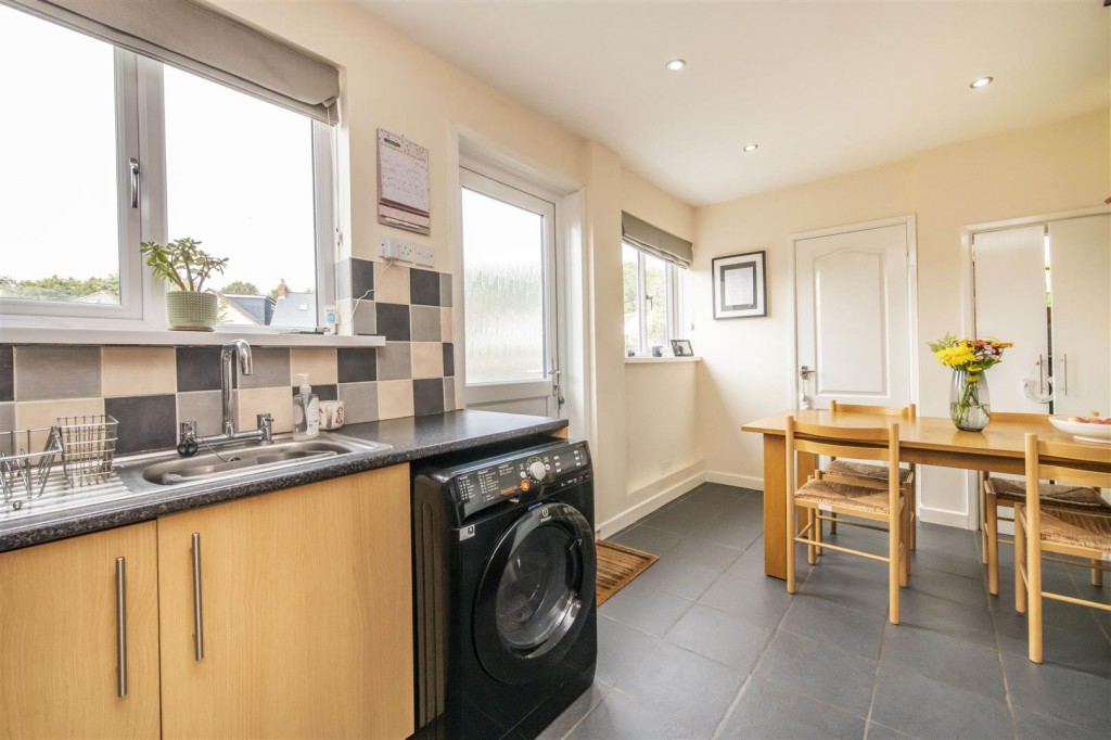 Nunnery Avenue, Rothwell, 3 bedroom, House SemiDetached