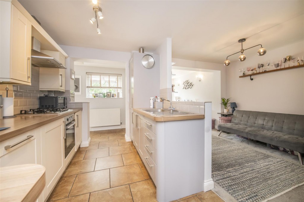 Beaufort Drive, Barton Seagrave, Kettering, 3 bedroom, House SemiDetached