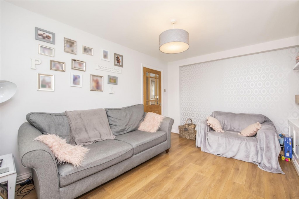 Beaufort Drive, Barton Seagrave, Kettering, 3 bedroom, House SemiDetached