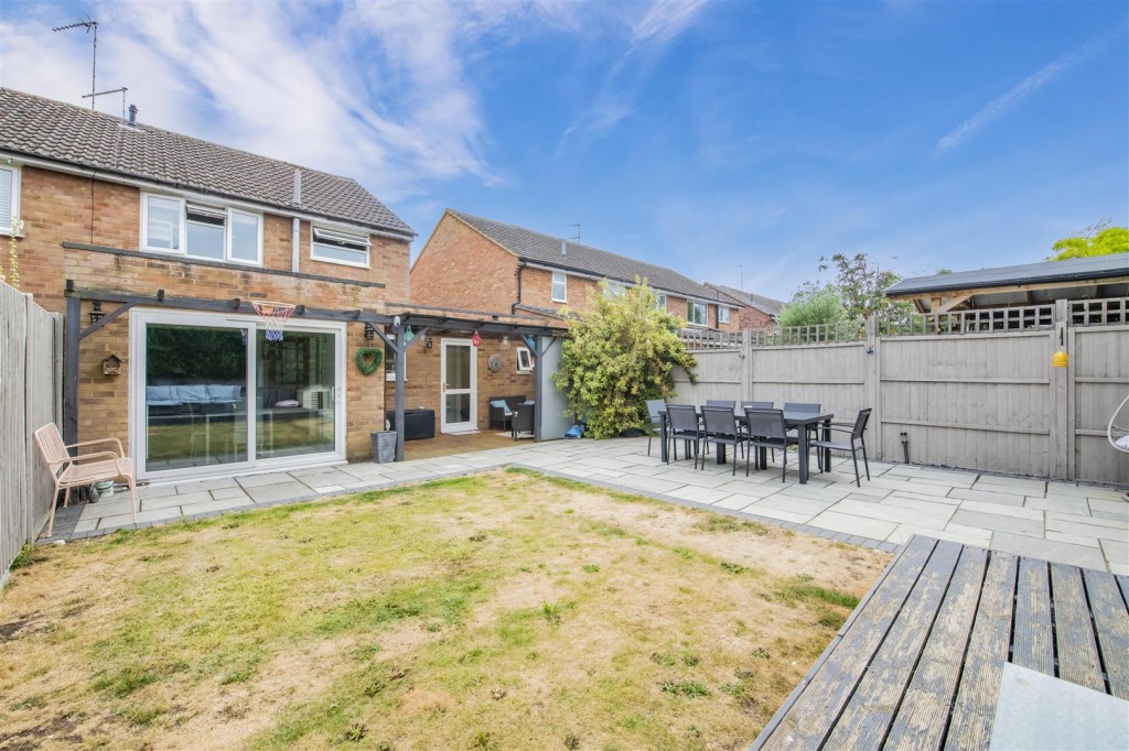 Beaufort Drive, Barton Seagrave, Kettering, 3 bedroom, House SemiDetached