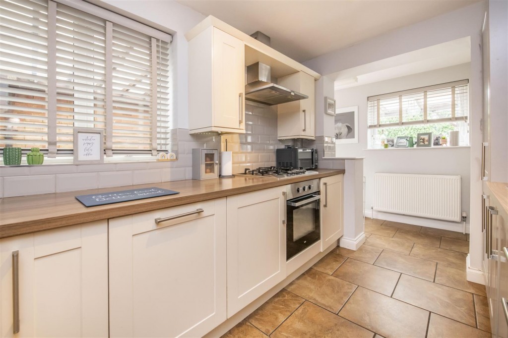 Beaufort Drive, Barton Seagrave, Kettering, 3 bedroom, House SemiDetached