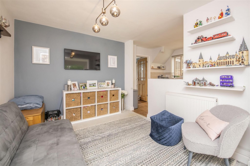 Beaufort Drive, Barton Seagrave, Kettering, 3 bedroom, House SemiDetached