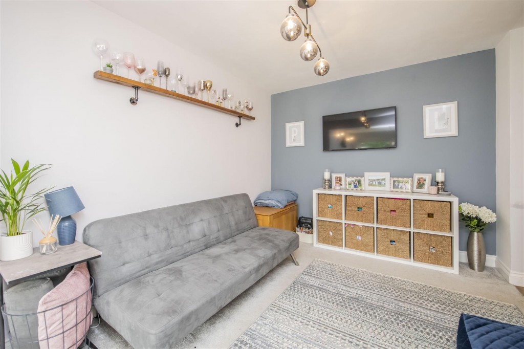 Beaufort Drive, Barton Seagrave, Kettering, 3 bedroom, House SemiDetached