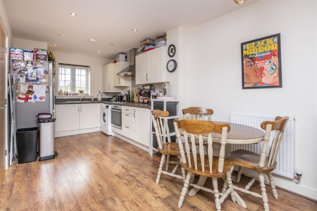 Palmer Crescent, Burton Latimer, Kettering, 3 bedroom, House Semi