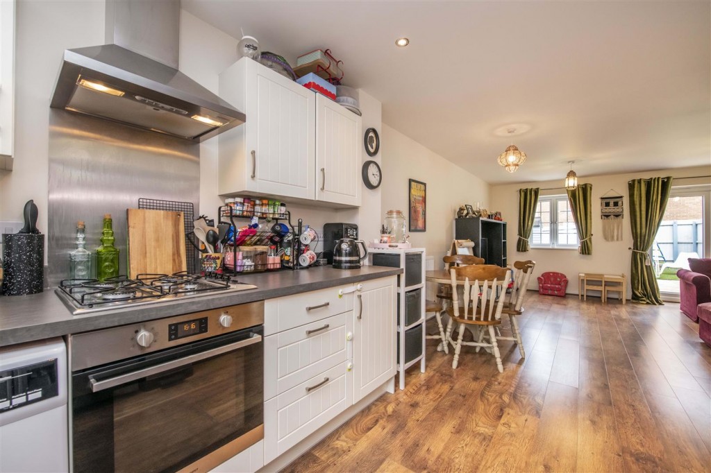 Palmer Crescent, Burton Latimer, Kettering, 3 bedroom, House Semi