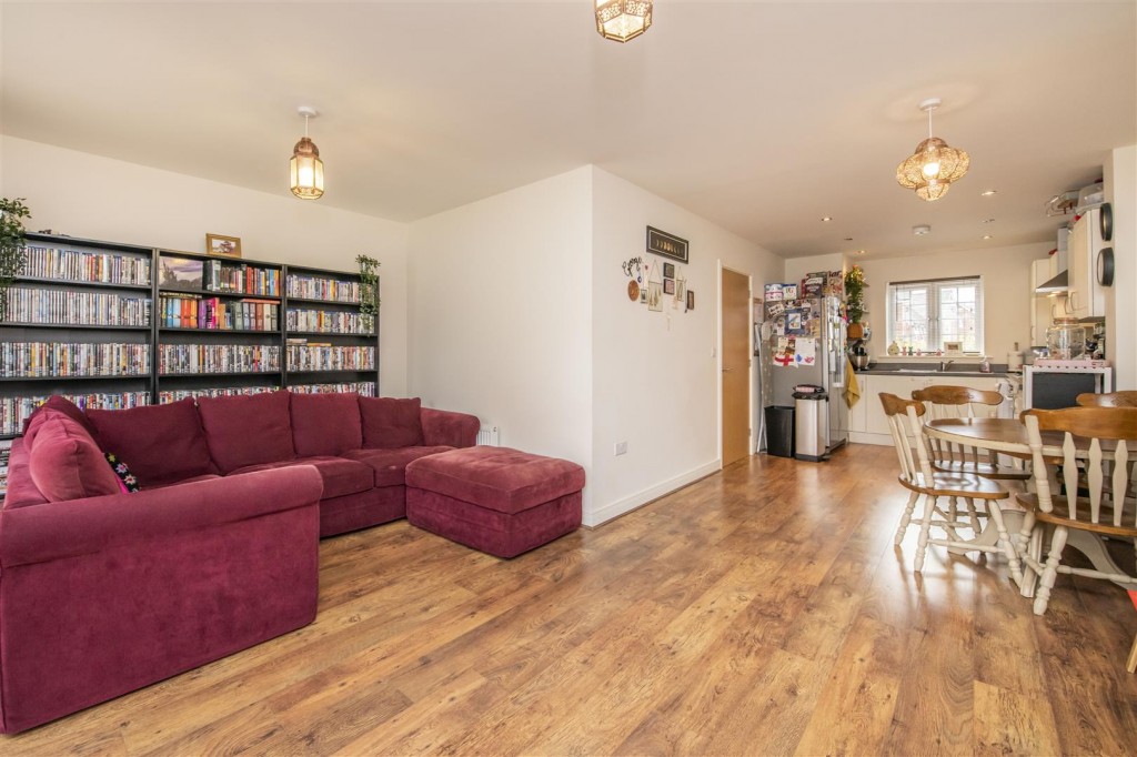 Palmer Crescent, Burton Latimer, Kettering, 3 bedroom, House Semi