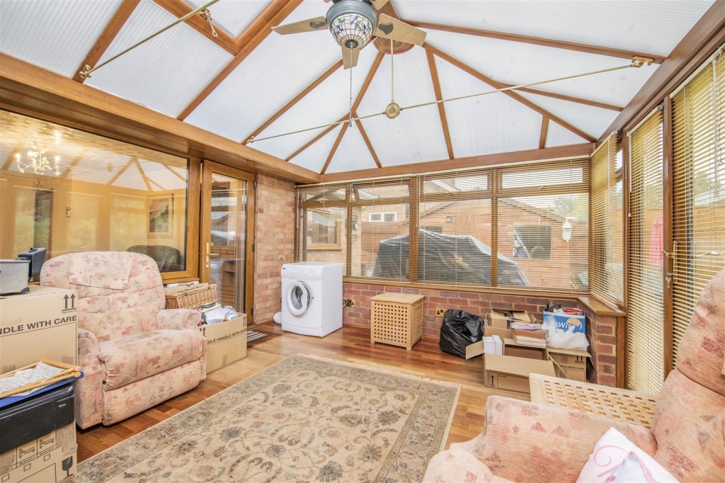 Gotch Road, Barton Seagrave, Kettering, 2 bedroom, Bungalow