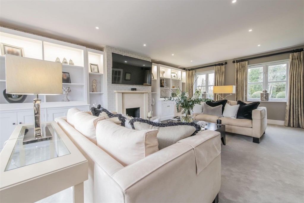 Mawsley Lodge, Mawsley, 5 bedroom, House Detached