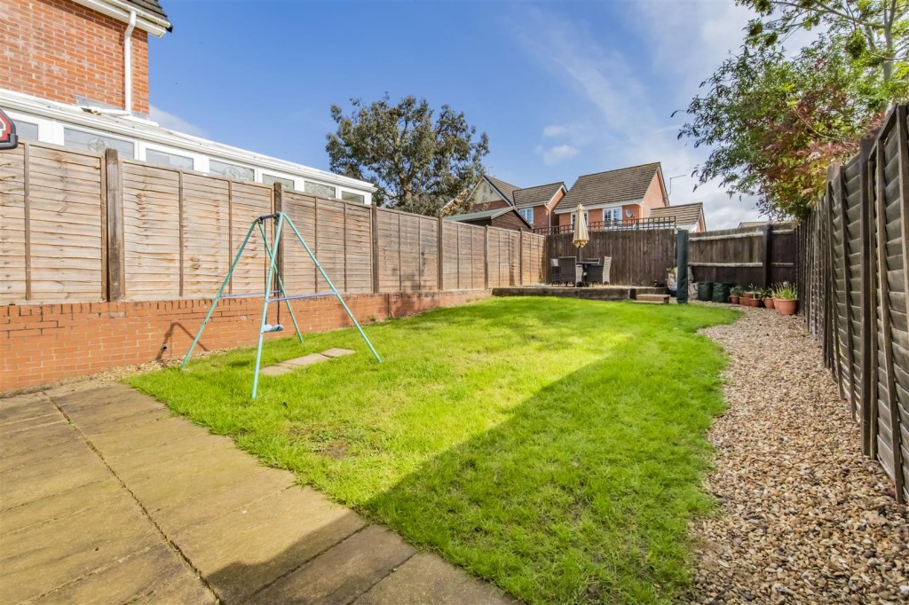 Gainage Close, Oakley Vale, Corby, 2 bedroom, House SemiDetached