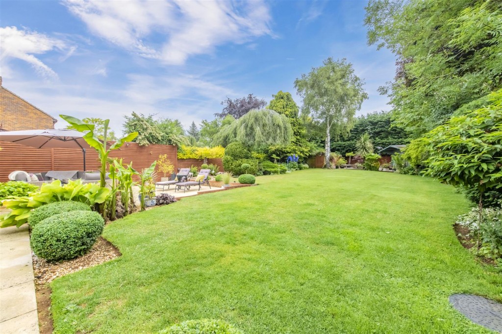 Wold Road, Burton Latimer, 5 bedroom, House Detached