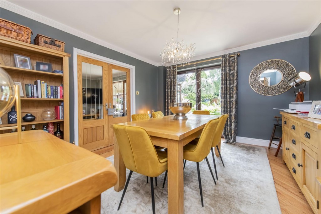 Wold Road, Burton Latimer, 5 bedroom, House Detached