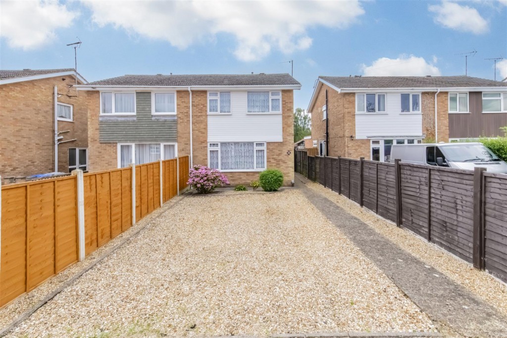 Churchill Way, Burton Latimer, 3 bedroom, House SemiDetached