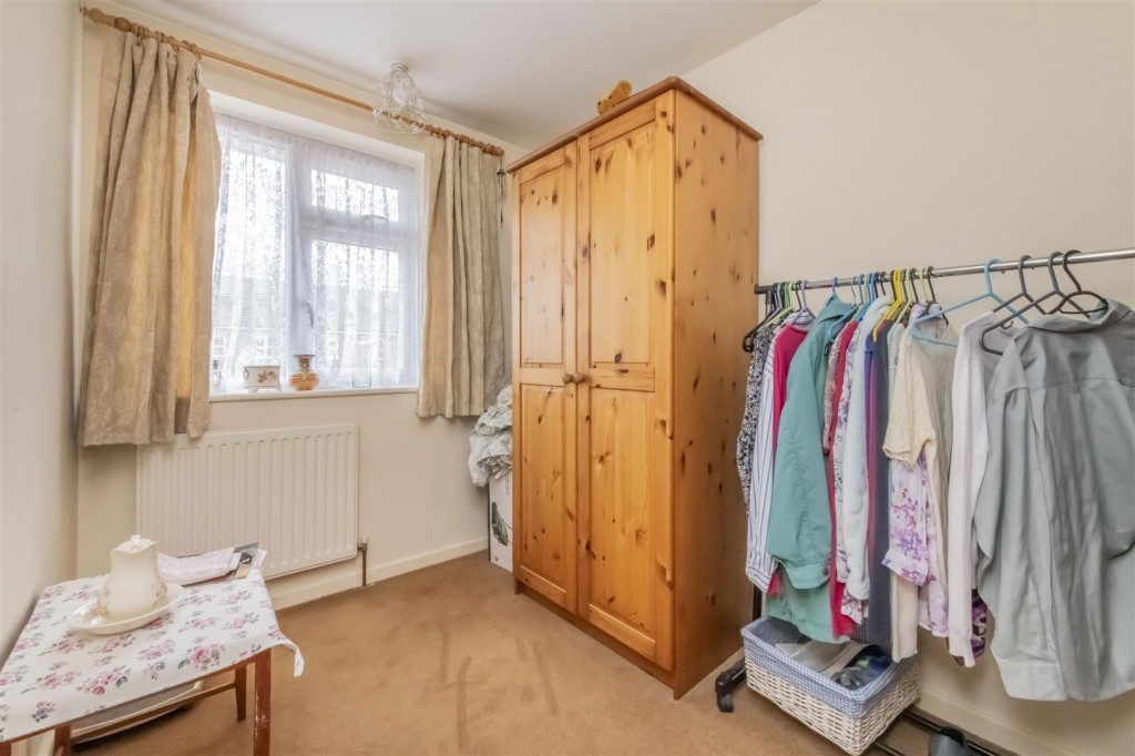 Churchill Way, Burton Latimer, 3 bedroom, House SemiDetached