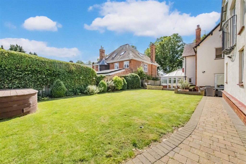 Rockingham Road, Kettering, 5 bedroom, House Detached