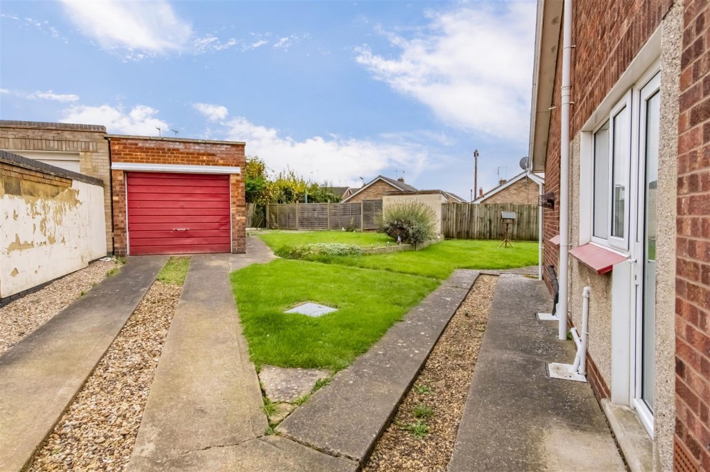 Wolfe Close, Kettering, 2 bedroom, Bungalow