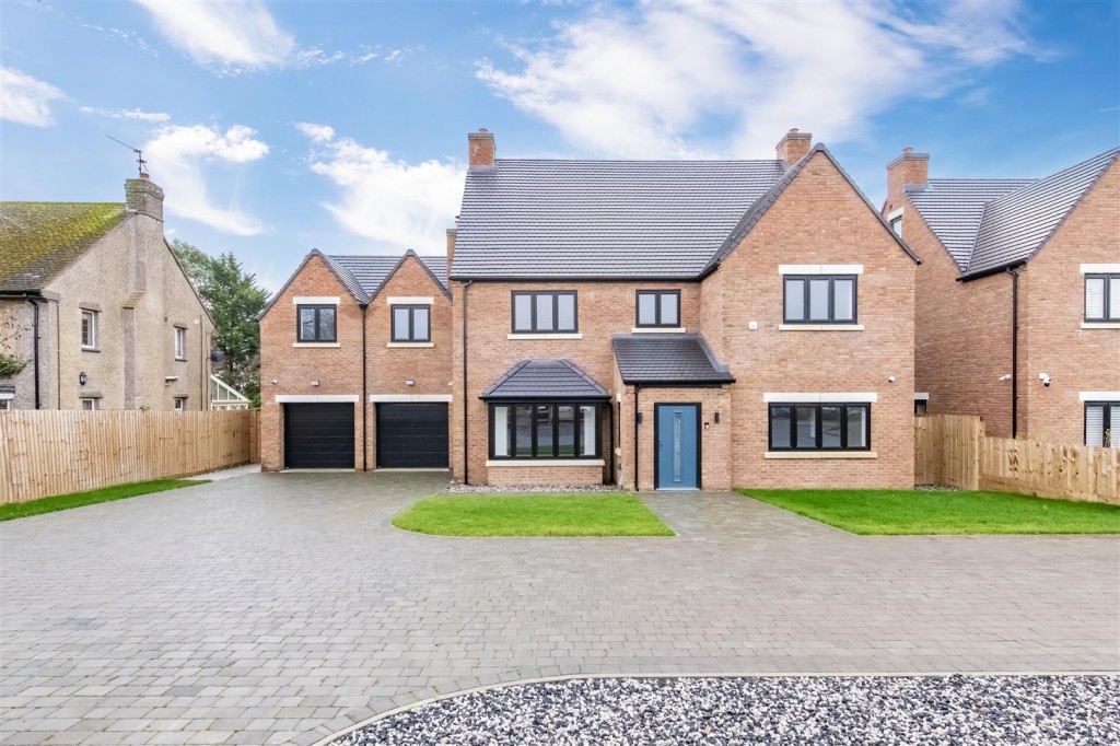 Poplars Farm Road, Barton Seagrave, 6 bedroom, House Detached